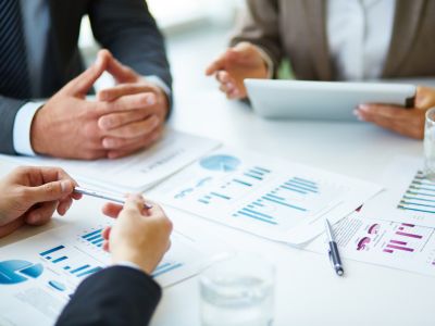 Clarificamos qué quieres lograr: más ventas, más autoridad, mejor posicionamiento o nuevos canales de atracción